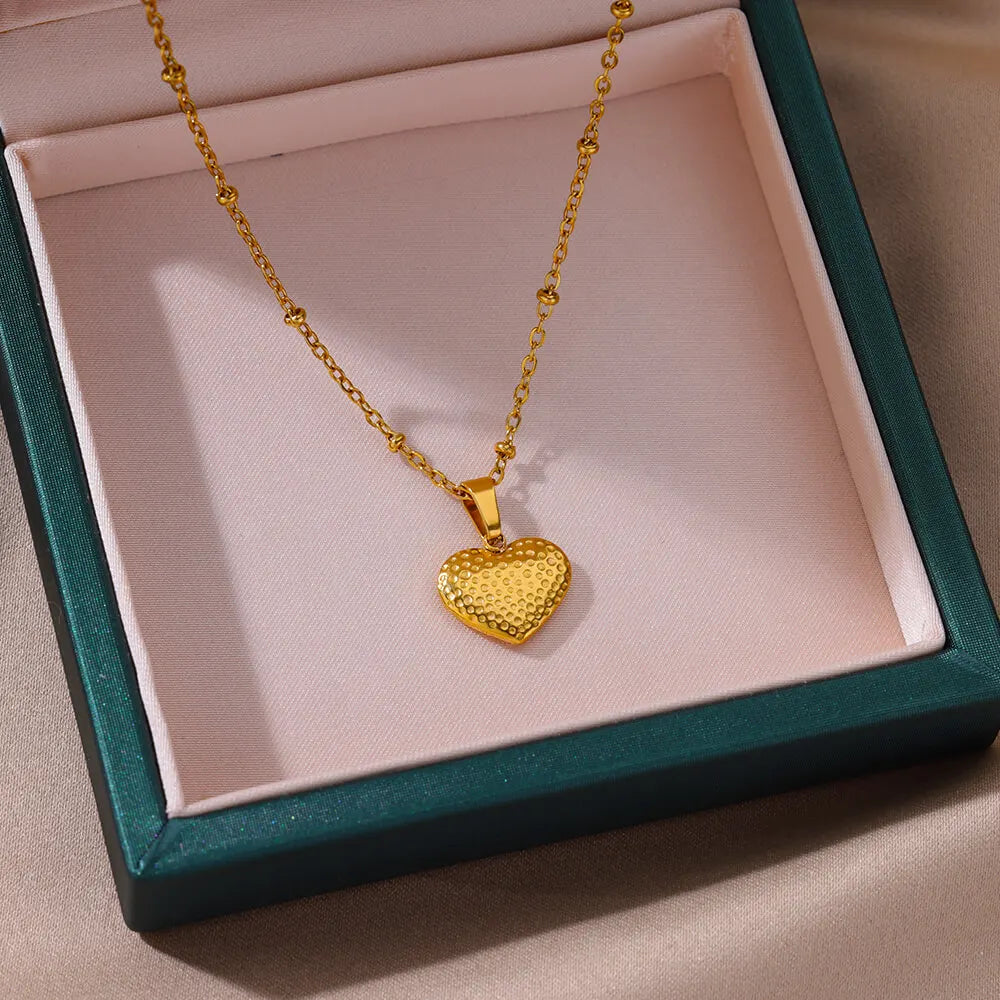 Heart Dot Embossed Pendant Necklaces For Women Fashion Versatile Stainless Steel Chain Heart Necklace Jewelry Anniversary Gift