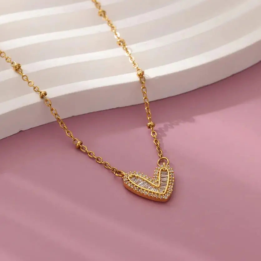 White Zircon Heart Pendant Stainless Steel Necklaces for Women Gold Color Wedding Zircon Choker Necklace Jewelry Accessories BFF