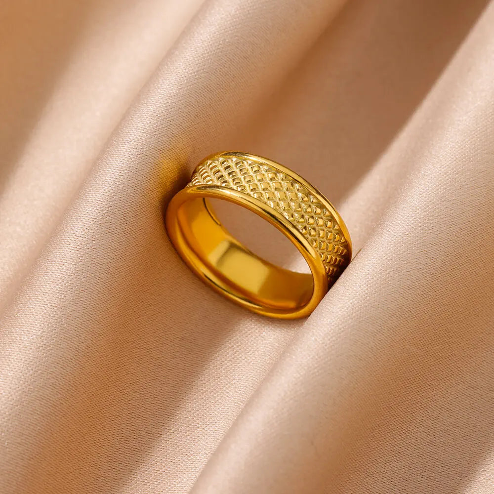 Vintage Stainless Steel Round Rings for Women Gold Color Aesthetic Designer Wedding Couple Ring Minimalist Jewelry anillos